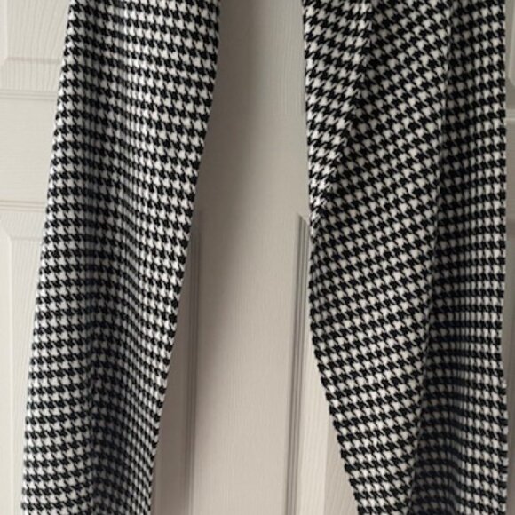 100% Cashmere Black & White Houndstooth X-Large Scarf - Picture 4 of 4